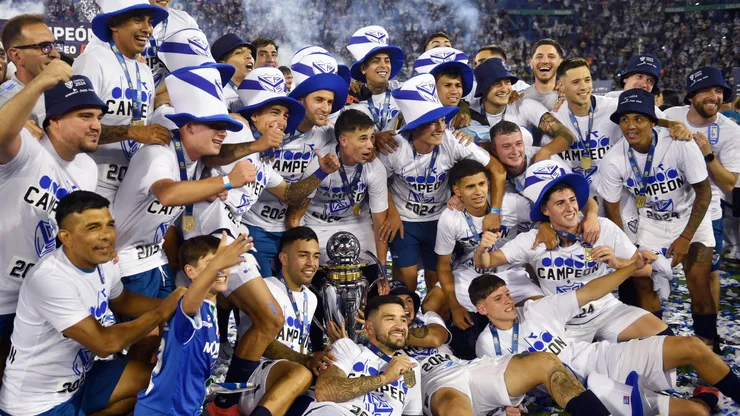 Vélez festeja el título en la Liga Profesional.