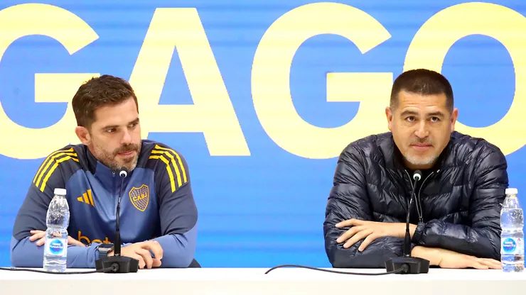 Fernando Gago, técnico de Boca, y el presidente Juan Román Riquelme.