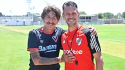 Una de las tantas fotos que guarda en su teléfono, con Demichelis después de un amistoso en el River Camp.
