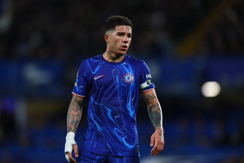 Enzo Fernández fue elogiado por Michael Owen.