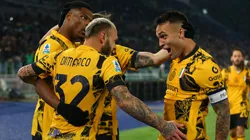 Lautaro festeja junto a sus compañeros uno de los goles de la victoria por 6-0 ante Lazio.