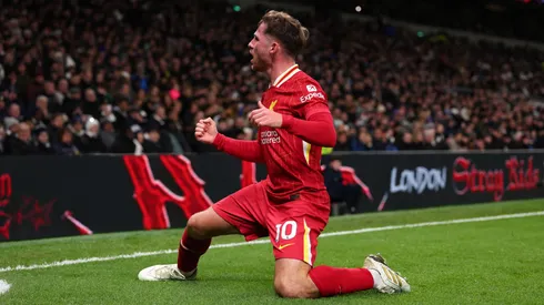 Alexis Mac Allister festejando un gol en Liverpool.