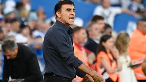 Gustavo Quinteros dejó de ser el DT de Vélez.