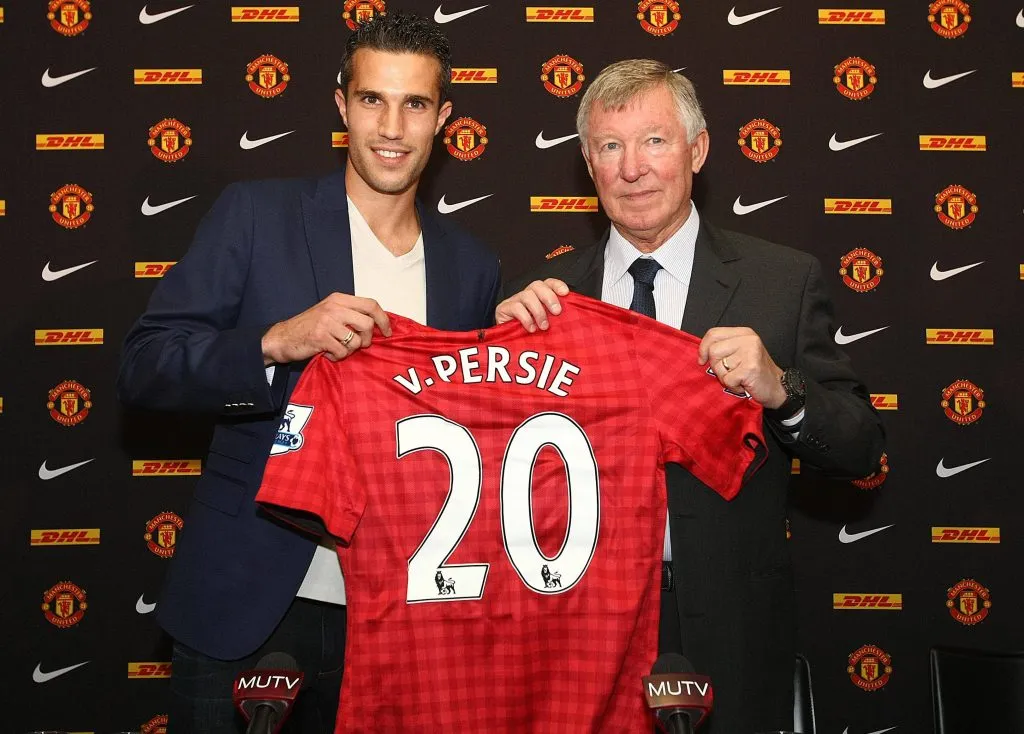 Manchester United terminó fichando a Robin van Persie y siendo campeón de Premier. IMAGO