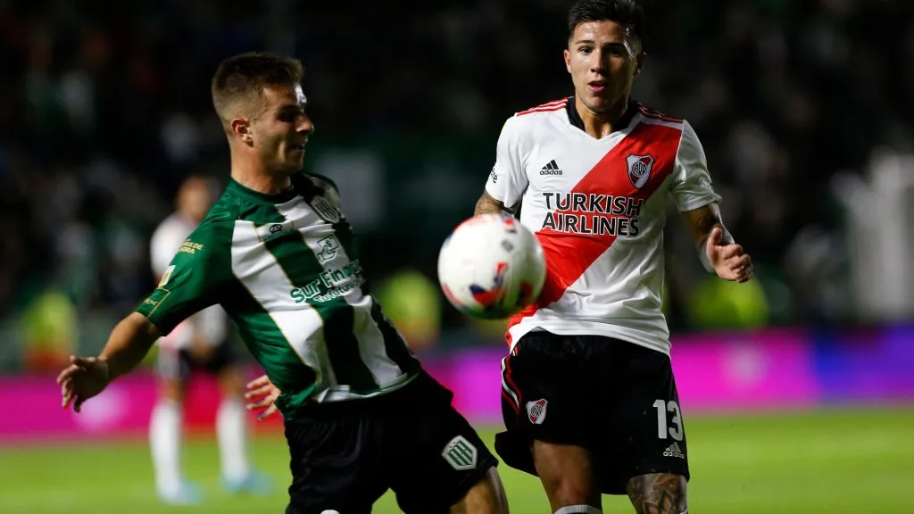 Galoppo enfrentando a River con Banfield.