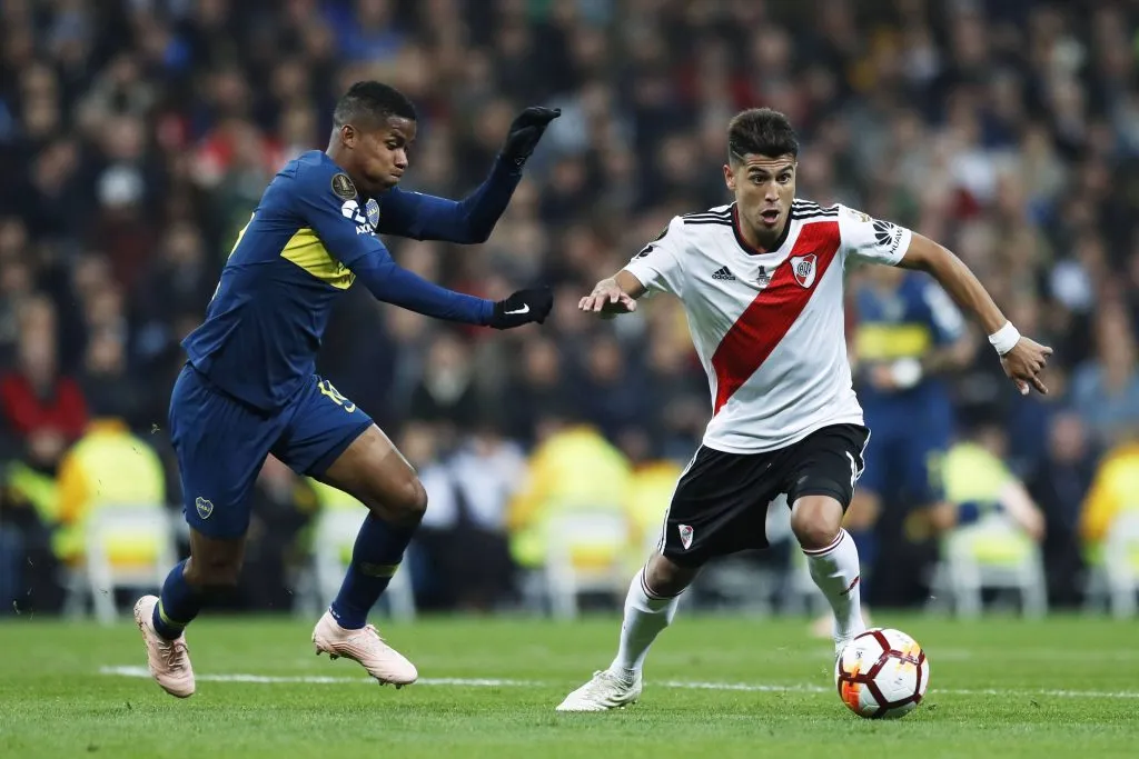 Wilmar Barrios disputando la final de la Copa Libertadores.