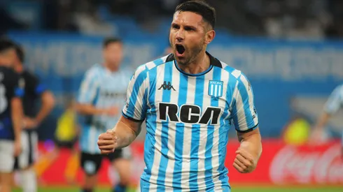 Maravilla Martínez puede irse de Racing mientras espera que Milito le mejore el contrato