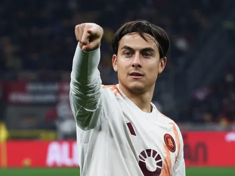 El golazo de Dybala, de derecha, para que Roma le empate a Milan por la Serie A