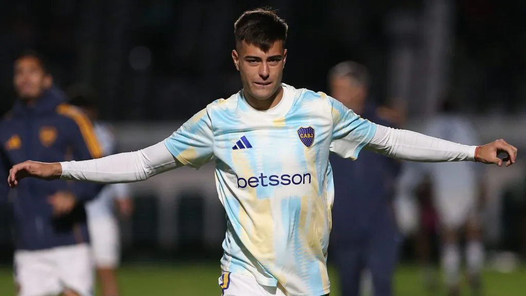 Anselmino tendrá que adaptarse antes de jugar con Chelsea.
