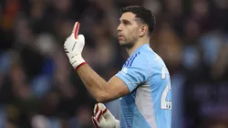 El Aston Villa de Dibu Martínez quiere robarle un fichaje al Barcelona