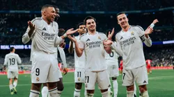 Los jugadores de Real Madrid festejan en la victoria por 4-2 del Merengue sobre el Sevilla por LaLiga.