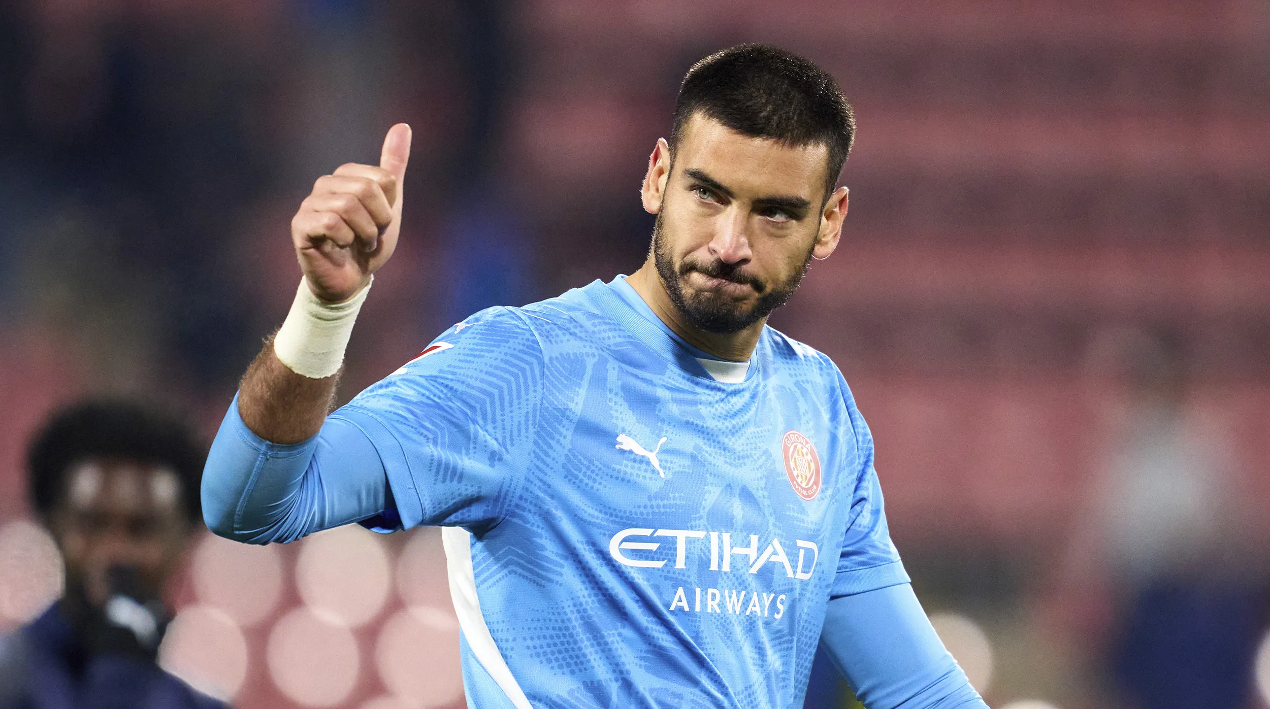 Gazzaniga es el titular en Girona, y ahora peleará el puesto con ter Stegen.