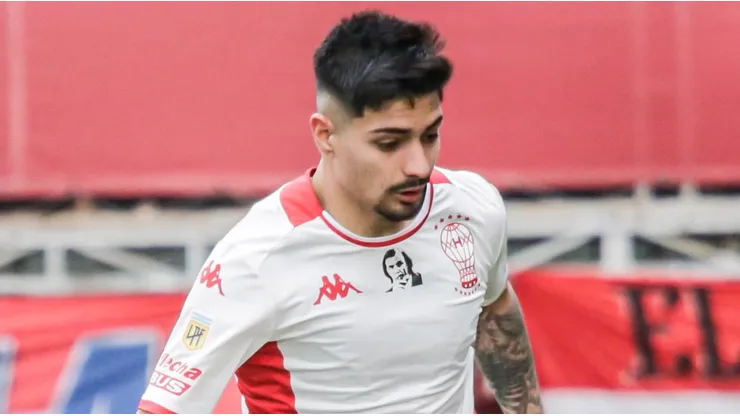 Desde Huracán, Frank Kudelka se refirió a la posible salida de Williams Alarcón a Boca: "Pura incertidumbre"