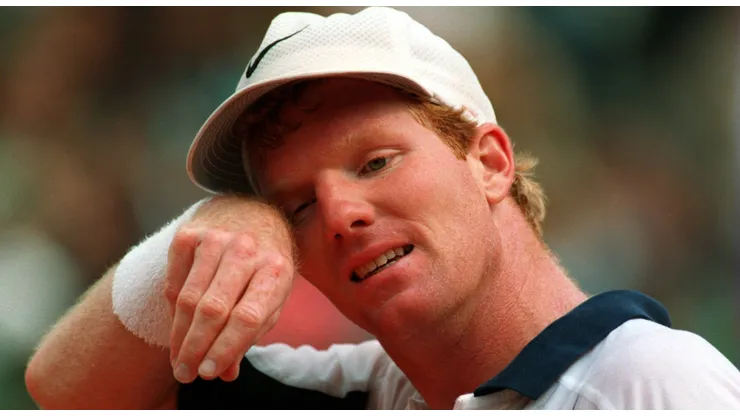 Jim Courier se retiró con 29 años de edad.
