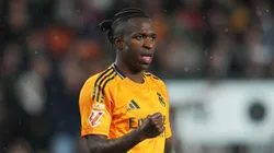 Vinícius Júnior fue expulsado por una agresión al arquero de Valencia