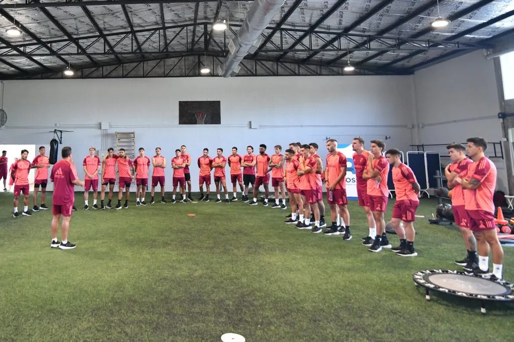 Último entrenamiento de River antes de viajar a San Martín de los Andes.
