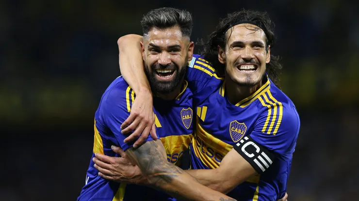 Milton Giménez y Edinson Cavani.