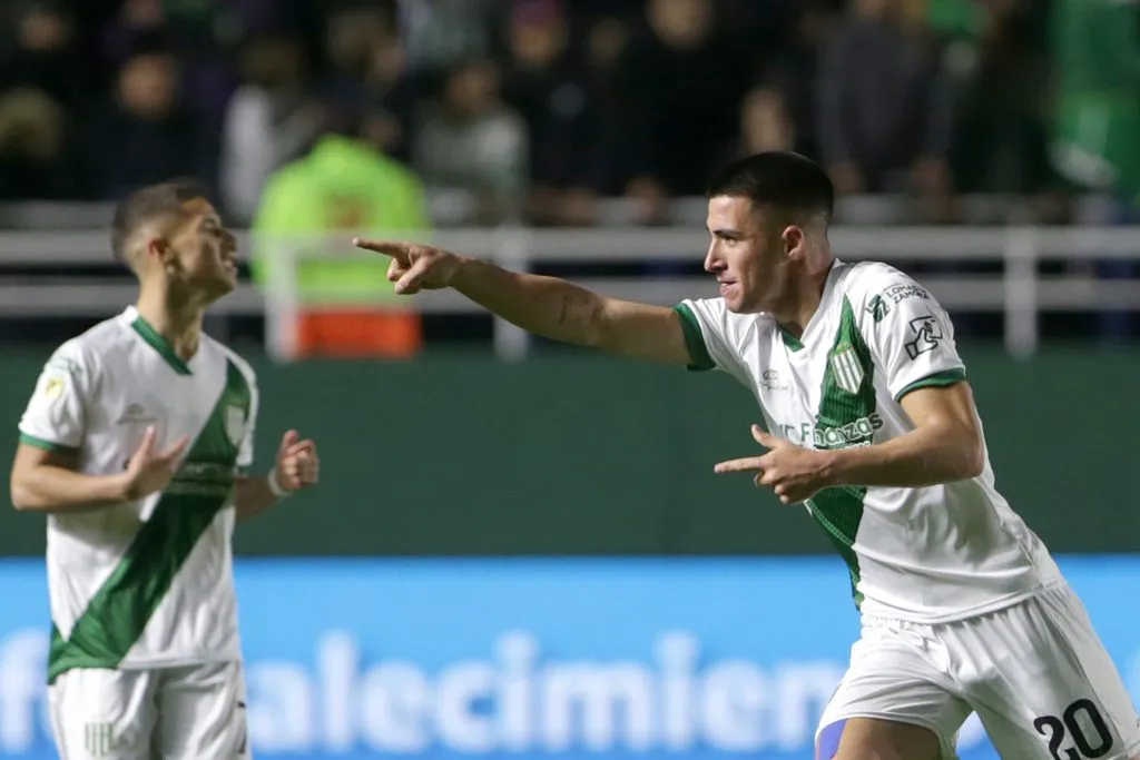 Ignacio Rodríguez celebra un gol con la camiseta de Banfield (Daniel Jayo/Getty Images)