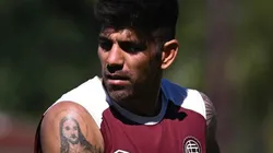 Leandro Díaz le pegó una trompada a un defensor de Tigre y se iría de Lanús