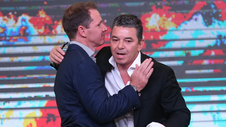 Jorge Brito junto a Marcelo Gallardo durante la presentación oficial del segundo ciclo del DT.