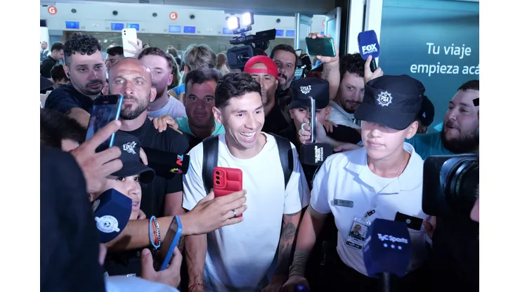 Gonzalo Montiel regresó a Argentina y se suma a River