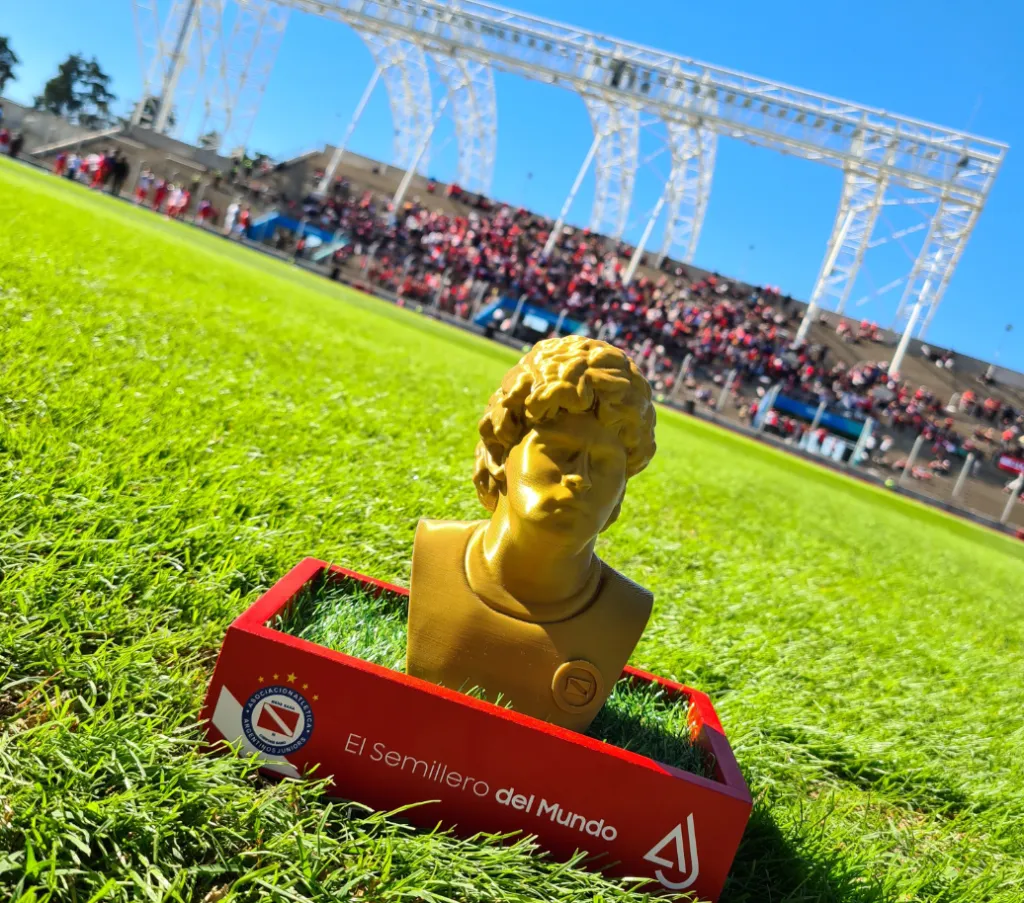 En San Nicolás se jugaron las semis de la última Copa de la Liga entre Vélez y Argentinos. (Prensa AAAJ)