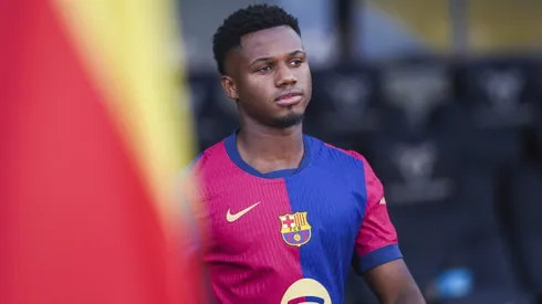 Heredó la 10 de Messi en Barcelona, Hansi Flick lo borró y ahora lo buscan dos equipos de la Premier League