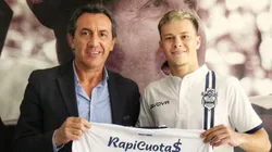 Matías Abaldo junto al presidente Mariano Cowen.