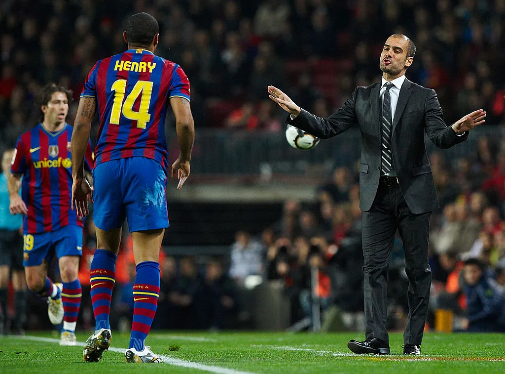 Henry tuvo a Guardiola como DT en Barcelona.