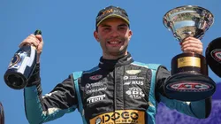 Baltazar Leguizamón, en su paso por el podio en una carrera del TC Mouras.