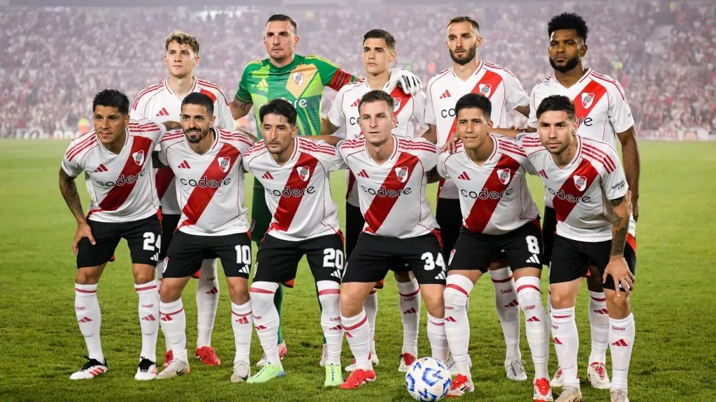 La formación de River en 2025.