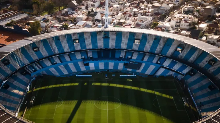 Racing agrandó el Cilindro de Avellaneda
