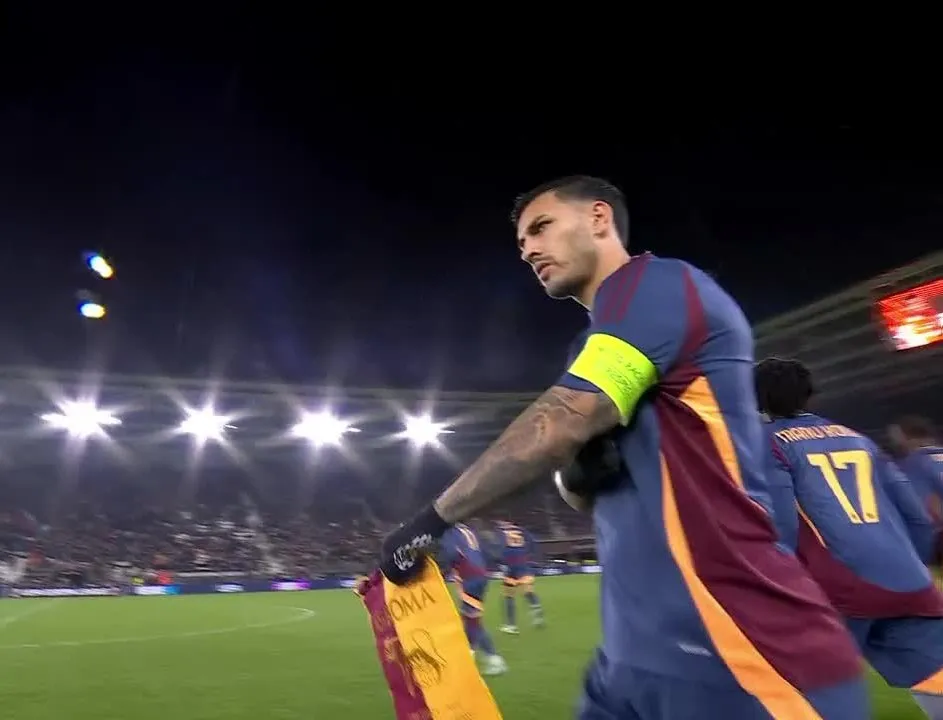 Leandro Paredes, capitán en Roma.