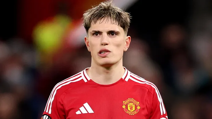 Garnacho sigue en Manchester United.