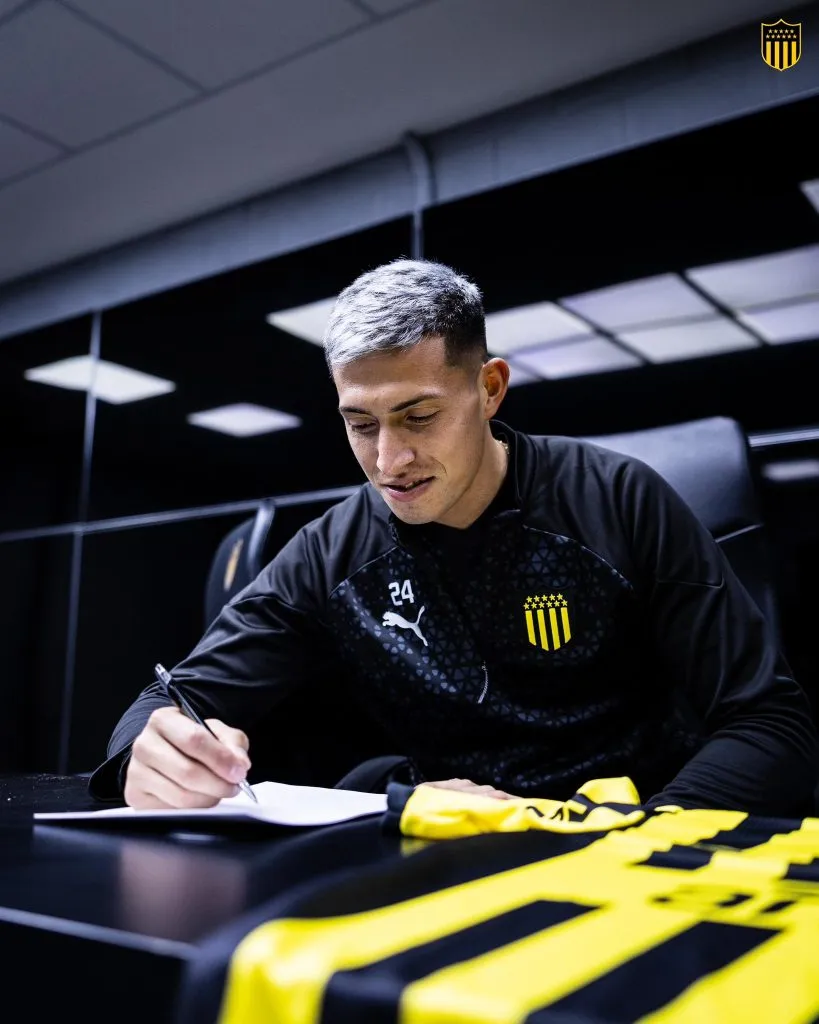 Adrián Fernández es nuevo refuerzo de Racing. (Foto: Prensa Peñarol)