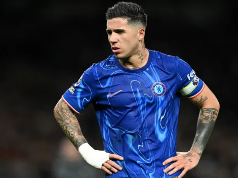 Atento Enzo Fernández, un jugador de Chelsea dejó la concentración a horas de enfrentar al Manchester City