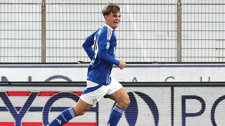 Nico Paz celebra su gol ante Atalanta.