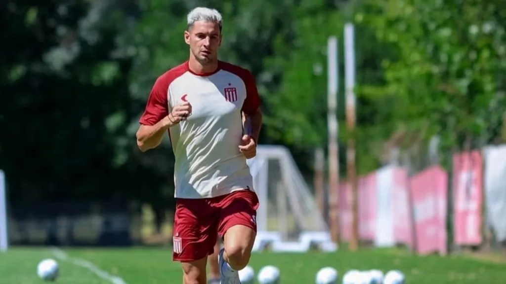 Lucas Alario no logró rendir en Estudiantes.