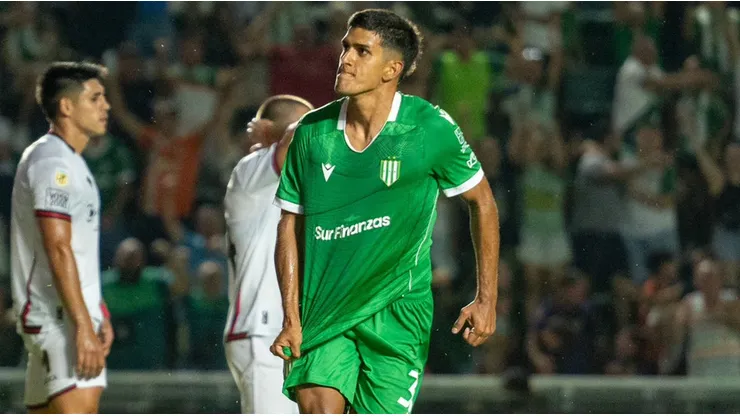Nasif, cedido por River, goleador del torneo en Banfield