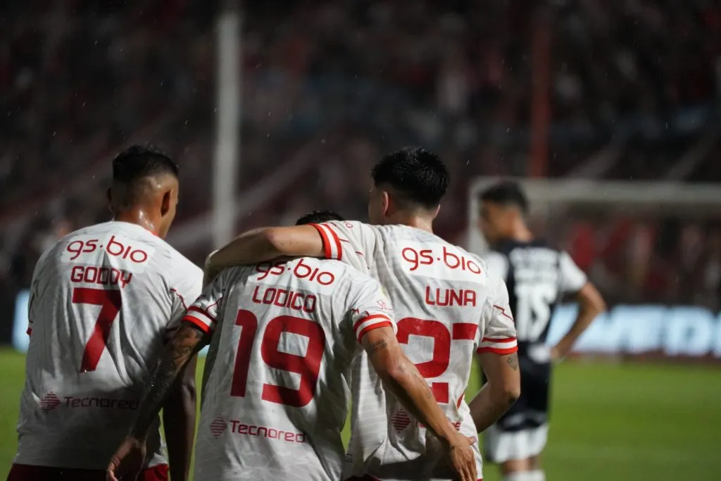 Instituto viene de golear a Gimnasia y Esgrima de La Plata.