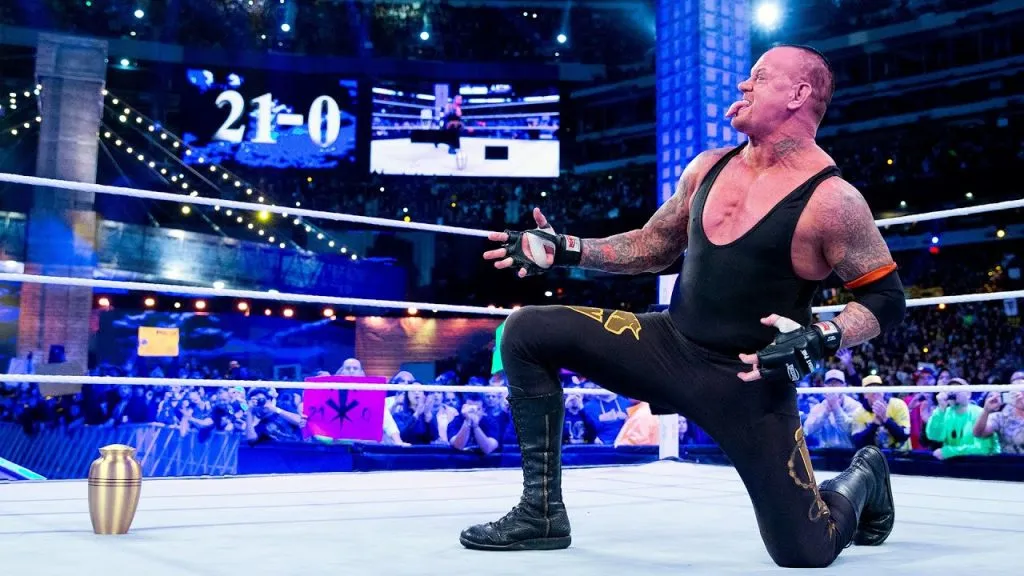 Undertaker cosechó 21 victorias consecutivas en WrestleMania. Al final de su carrera, terminó con un récord de 25-2.