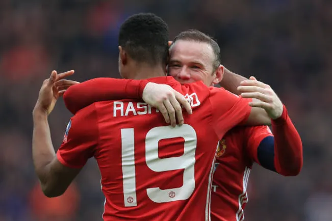 Rooney y Rashford compartieron plantel en Manchester United.