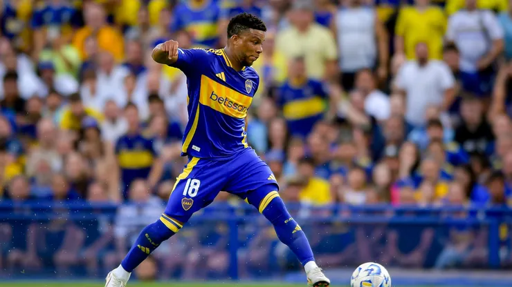 Frank Fabra durante un partido de Boca.