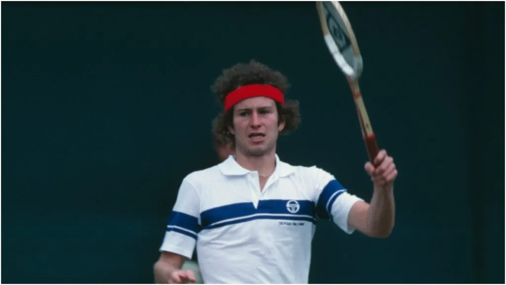 John MacEnroe y su clásica vincha roja. (Foto: Getty).