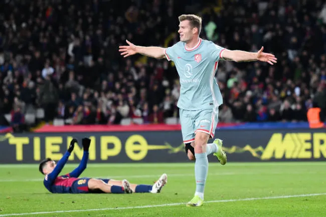 Sorloth volvió a jugar y es una opción más para Simeone.