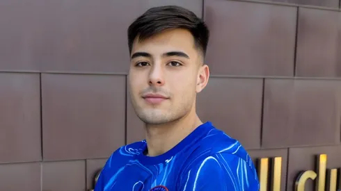 Un mes después de llegar a Chelsea, Anselmino saldría cedido fuera de la Premier League