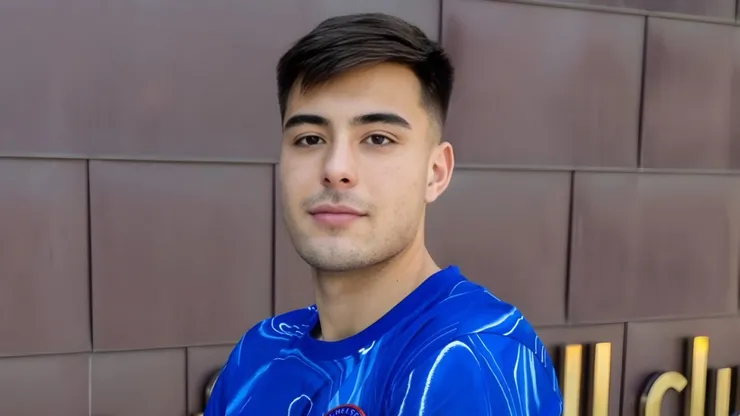 Un mes después de llegar a Chelsea, Anselmino saldría cedido fuera de la Premier League