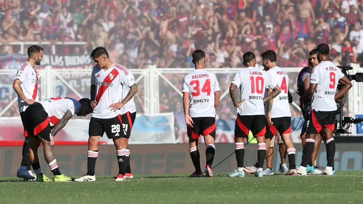 Los jugadores de River en el Nuevo Gasómetro.