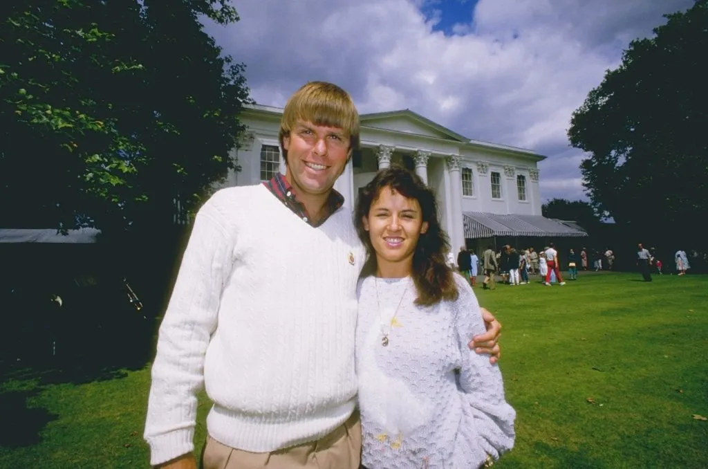 Roscoe Tanner con su esposa.