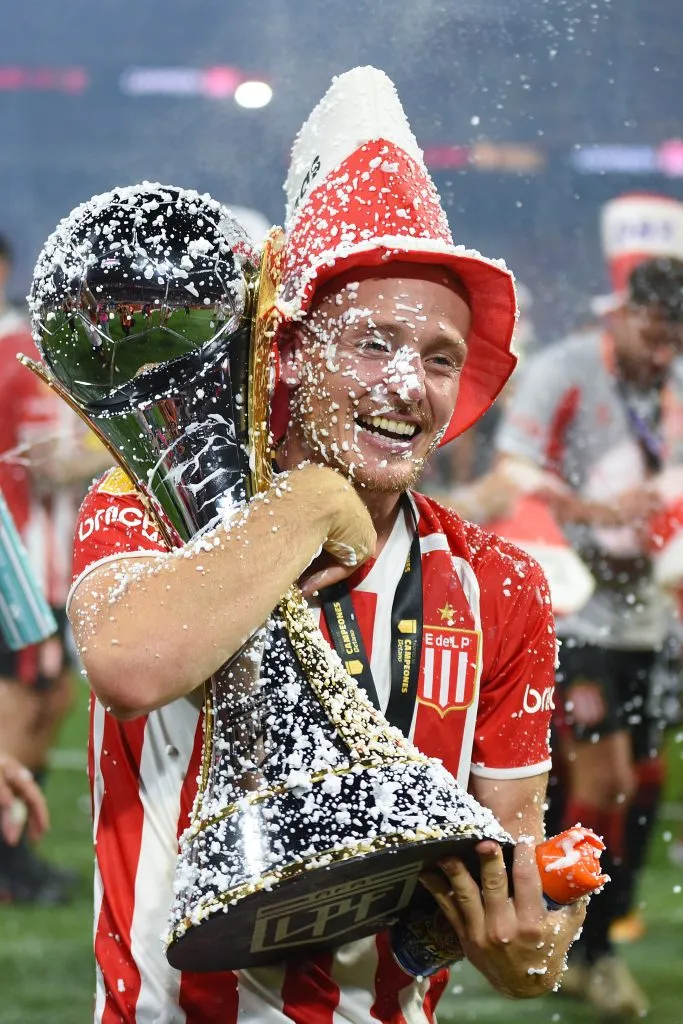 Eduardo Domínguez cree que Ascacibar merece una oportunidad en la Selección Argentina.